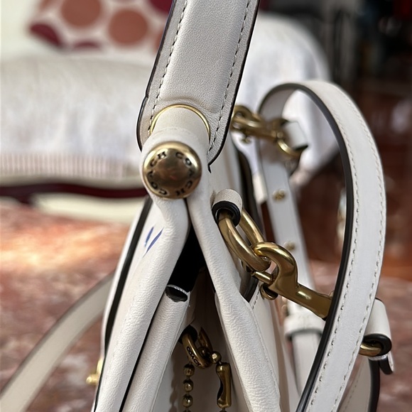 coach embroidered Willis purse w/dustbag - Picture 5 of 16